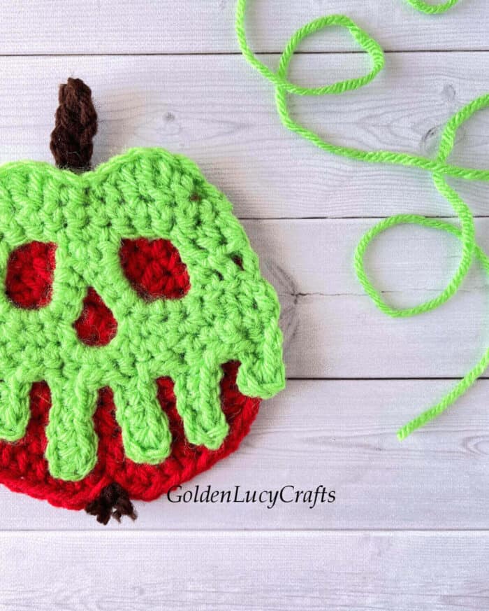 Poisoned Apple Free Crochet Pattern GoldenLucyCrafts